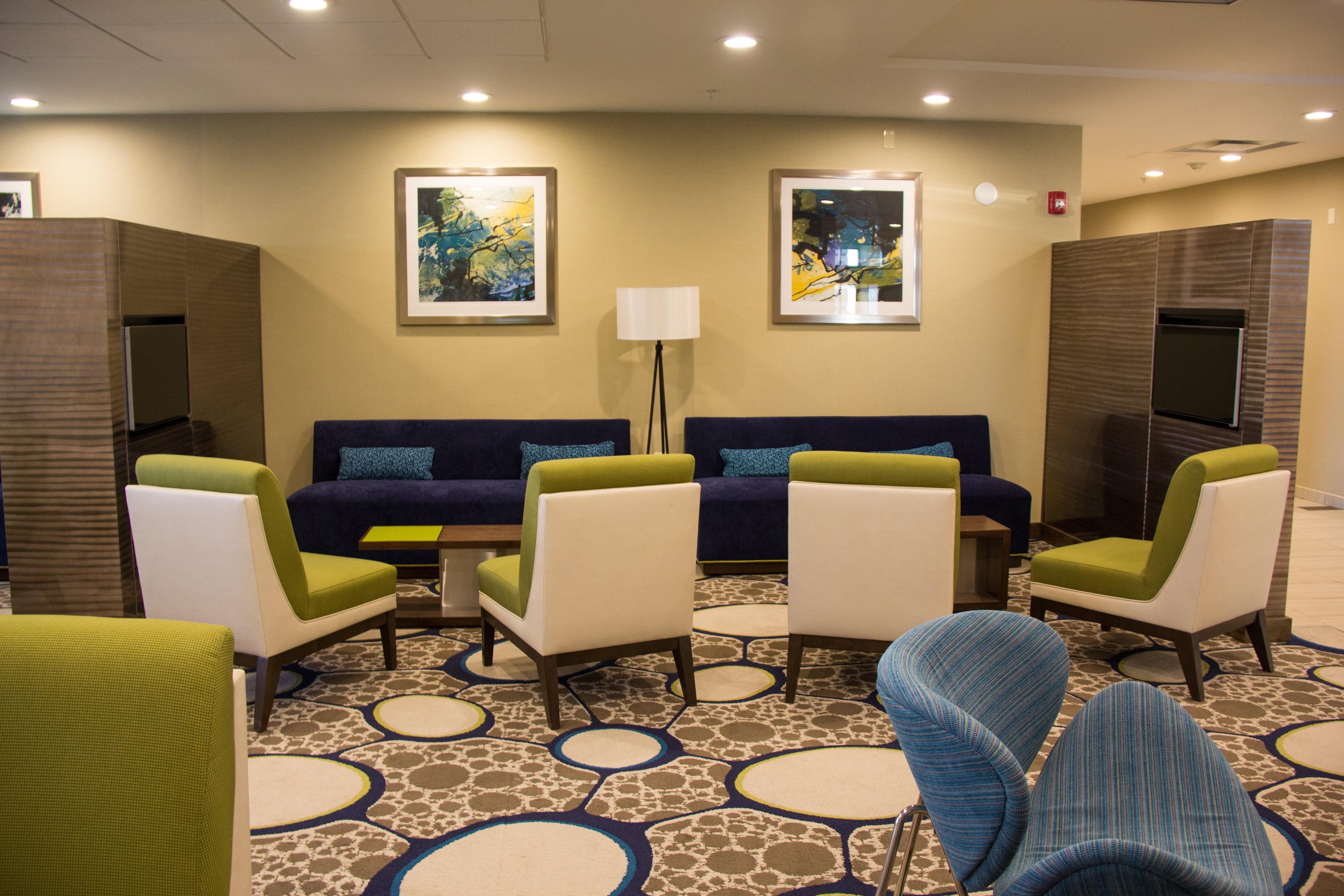 Hotel Airport By Ihg 3*